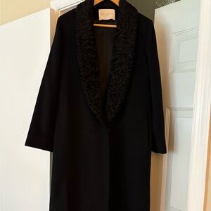 Elegant Black Coat with Textured Collar